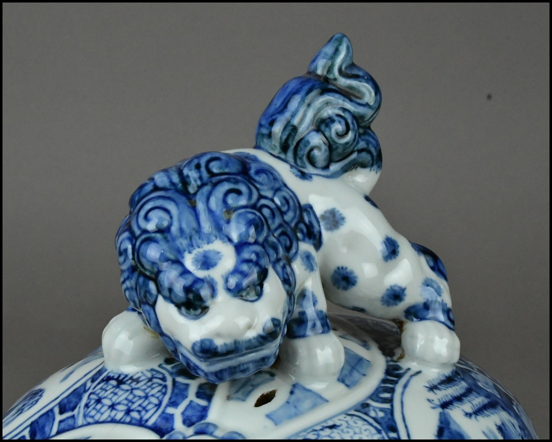 【NNK】時代物【五良太甫 呉祥瑞造】染付 獅子摘 山水楼閣透彫刻 唐子足大香炉 香道具 高さ32cm D7-1111-6_画像6