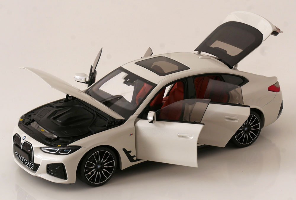 Minichamps 110023011 ミニチャンプス 1/18 ミニカー ダイキャストモデル 2022年モデル BMW i4 M50 2022 ホワイト_画像3