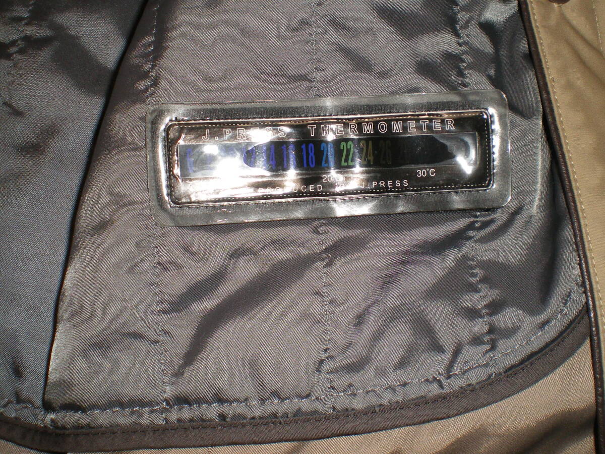 ★極美品 J.PRESS / 撥水 中綿ライナー サーモメーター付き コート オンワード樫山 / L(実寸肩幅47cm身幅59cm着丈88cm袖丈63㎝) ★ _画像5