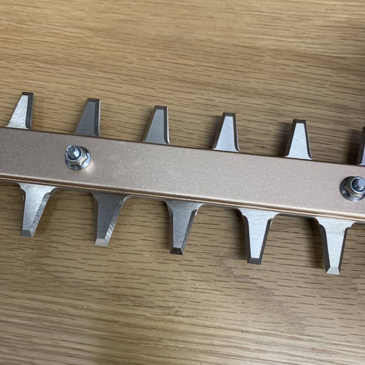 未使用保管品 makita(マキタ) 300mm 生垣バリカン MUH3052 園芸 ガーデニング _画像7