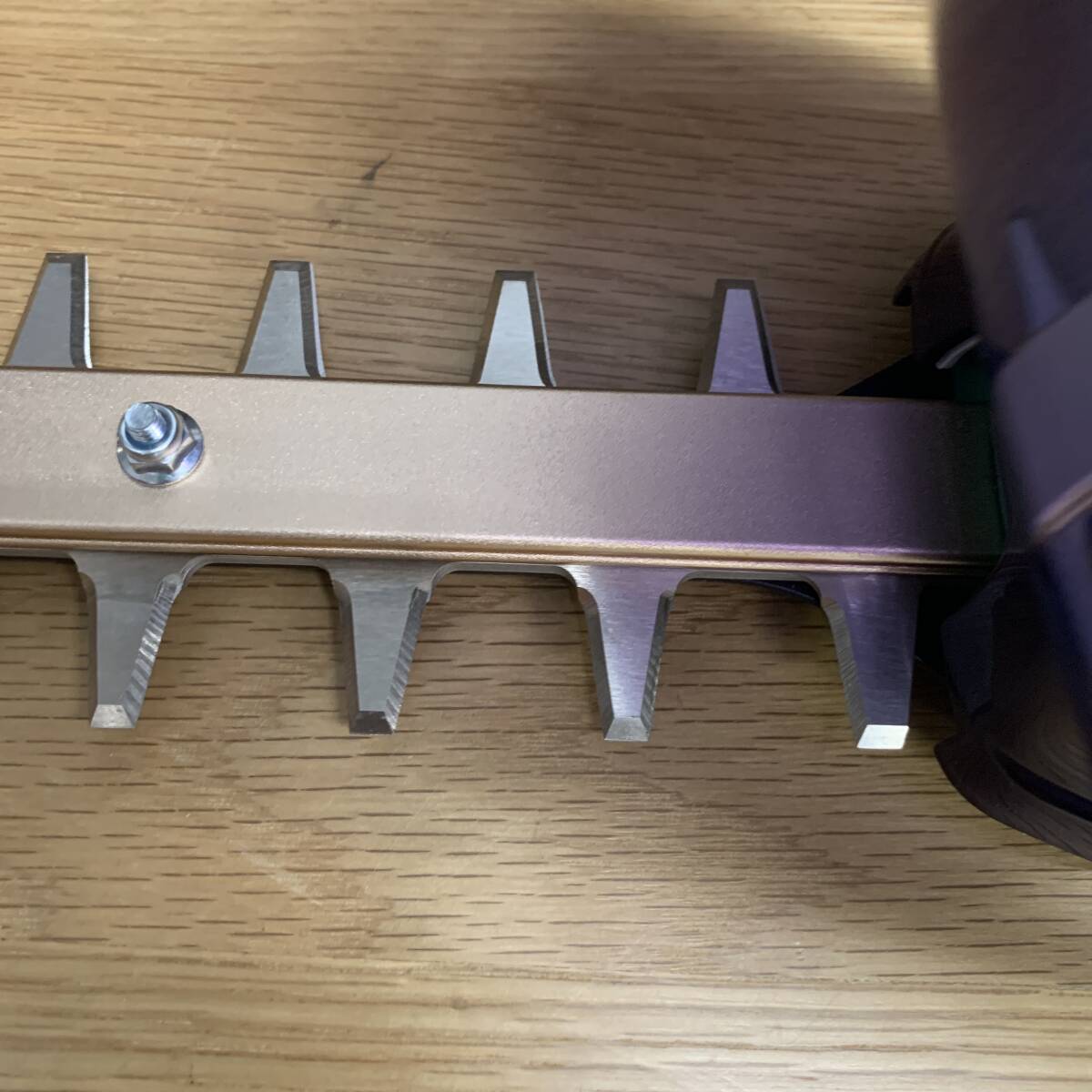 未使用保管品 makita(マキタ) 300mm 生垣バリカン MUH3052 園芸 ガーデニング _画像8