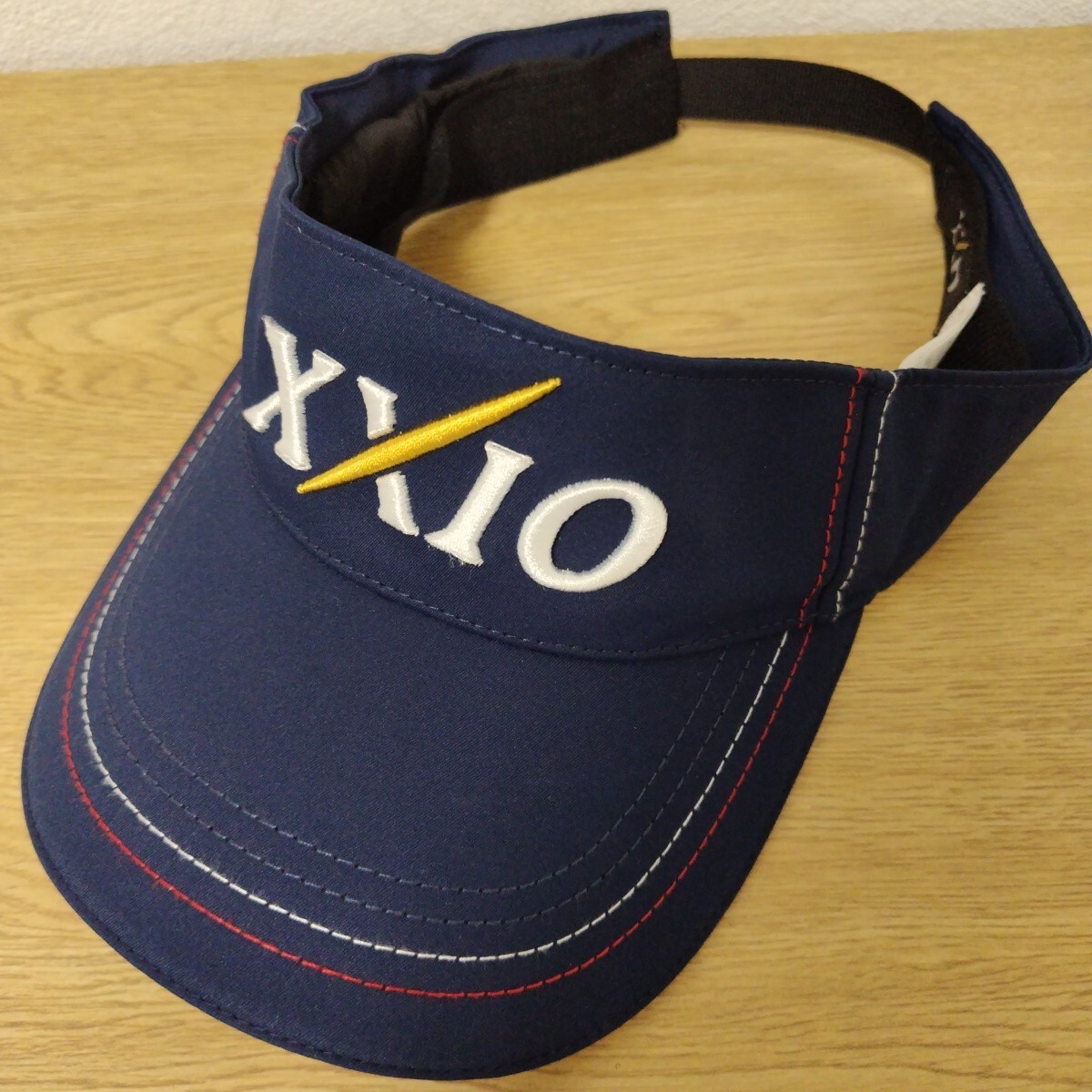 ＼送料無料！／☆美品☆【XXIO】ゼクシオ サンバイザー TGF仕様 紺色 ネイビー フリーサイズ(55〜60cm) ゴルフウェア GOLF スポーツ 日よけ_画像1