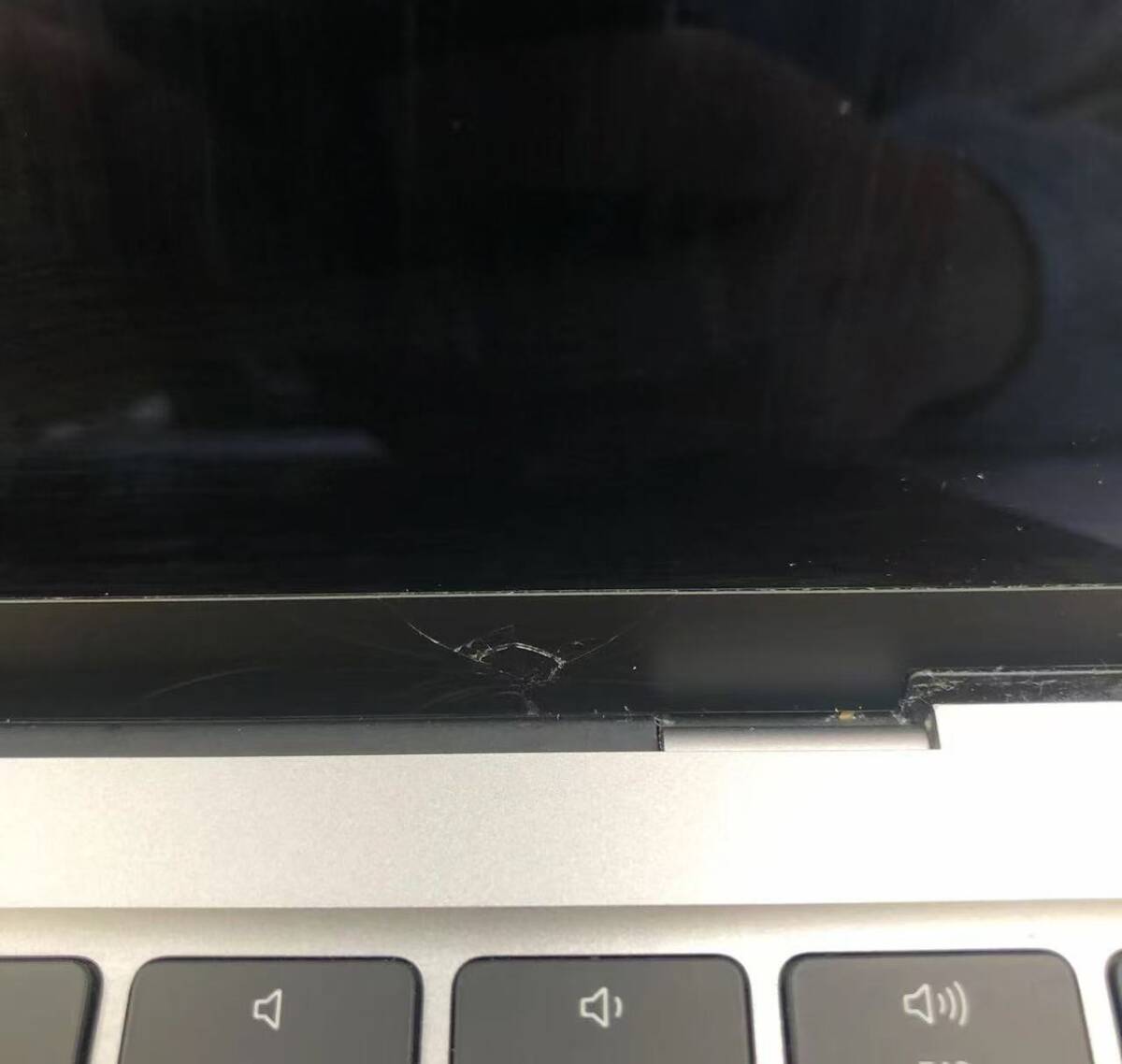 MacBook Air M1 2020 8GB 256GB A2337 ジャンク品_画像3