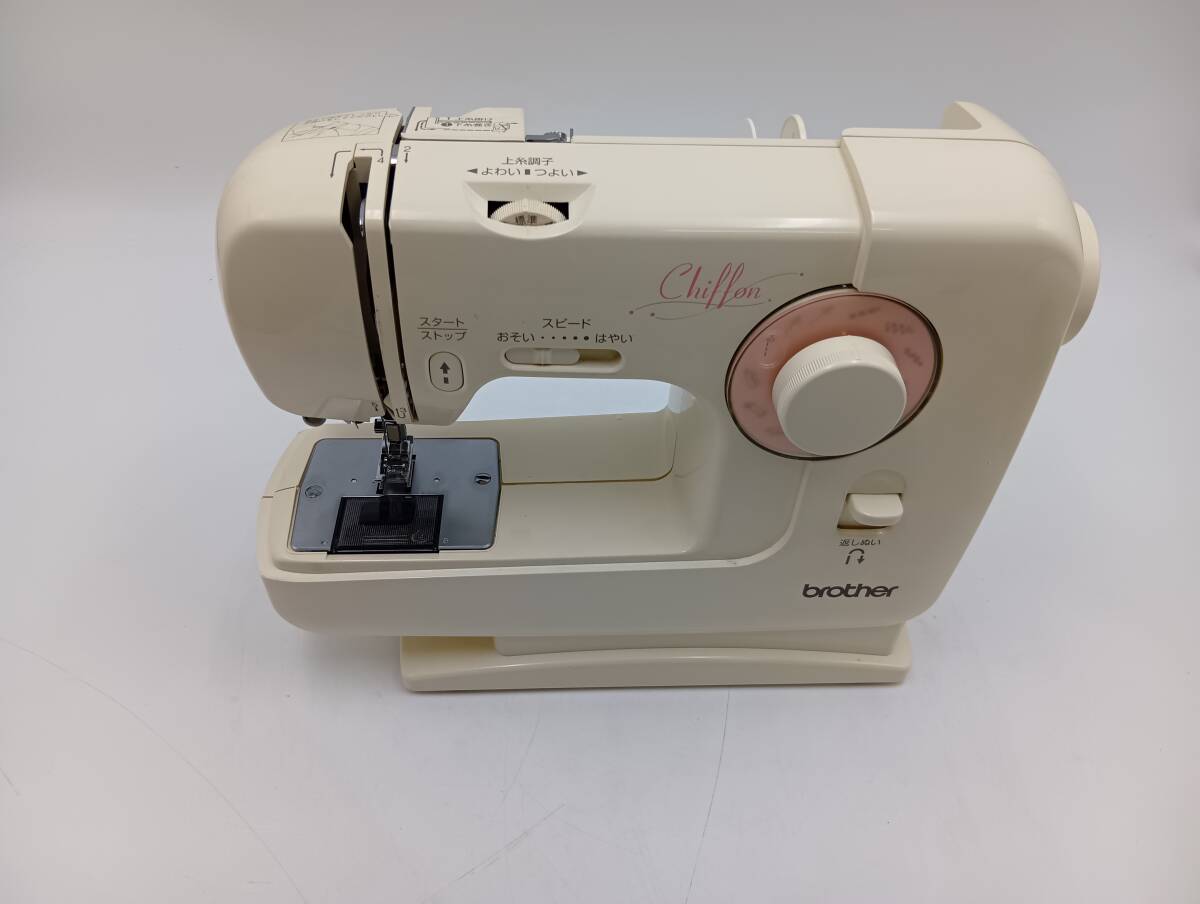 【OK彦】brother ブラザー コンパクト電子ミシン Chiffon EL13003 動作確認済み 1円スタート _画像4