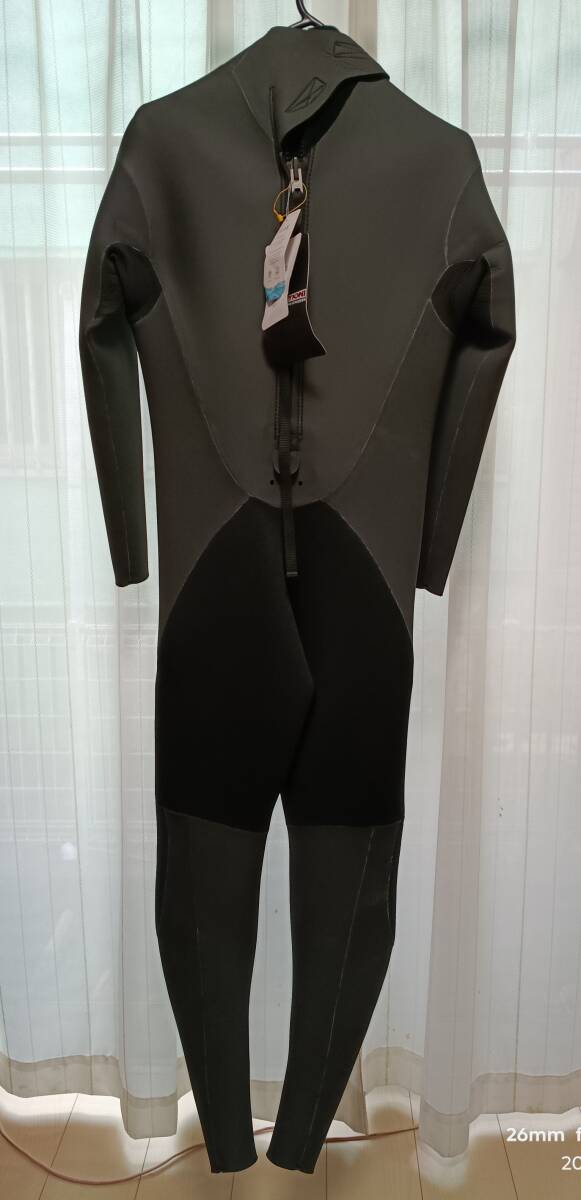 FELLOW セミドライウエットスーツ５ｘ３ｍｍ　バックジップ　サイズ　MLB　未使用　訳あり_画像2