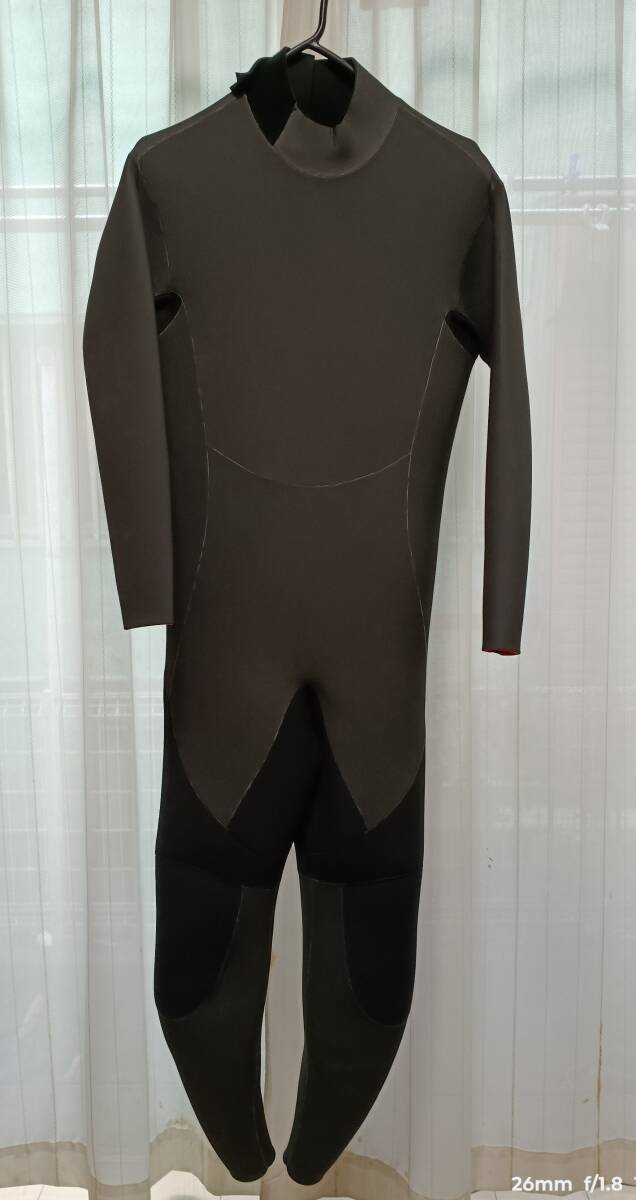 FELLOW セミドライウエットスーツ５ｘ３ｍｍ　バックジップ　サイズ　MLB　未使用　訳あり_画像1