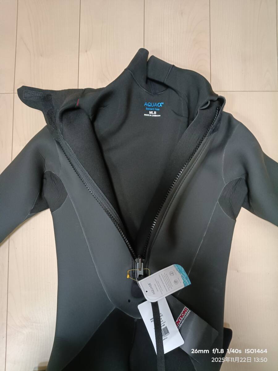 FELLOW セミドライウエットスーツ５ｘ３ｍｍ　バックジップ　サイズ　MLB　未使用　訳あり_画像3