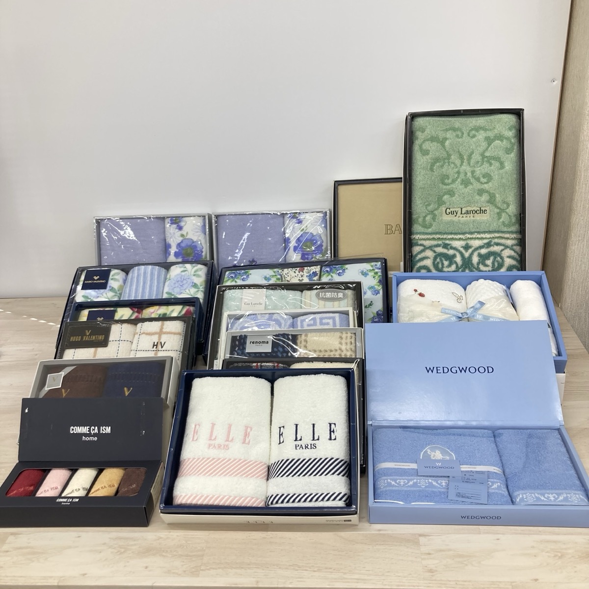 現状品 ギフト品まとめ WEDGWOOD・RALPH LAUREN・COMME CA ISM・LANVINなど タオルセット・シーツ・マット 17点[Q0516]_画像1