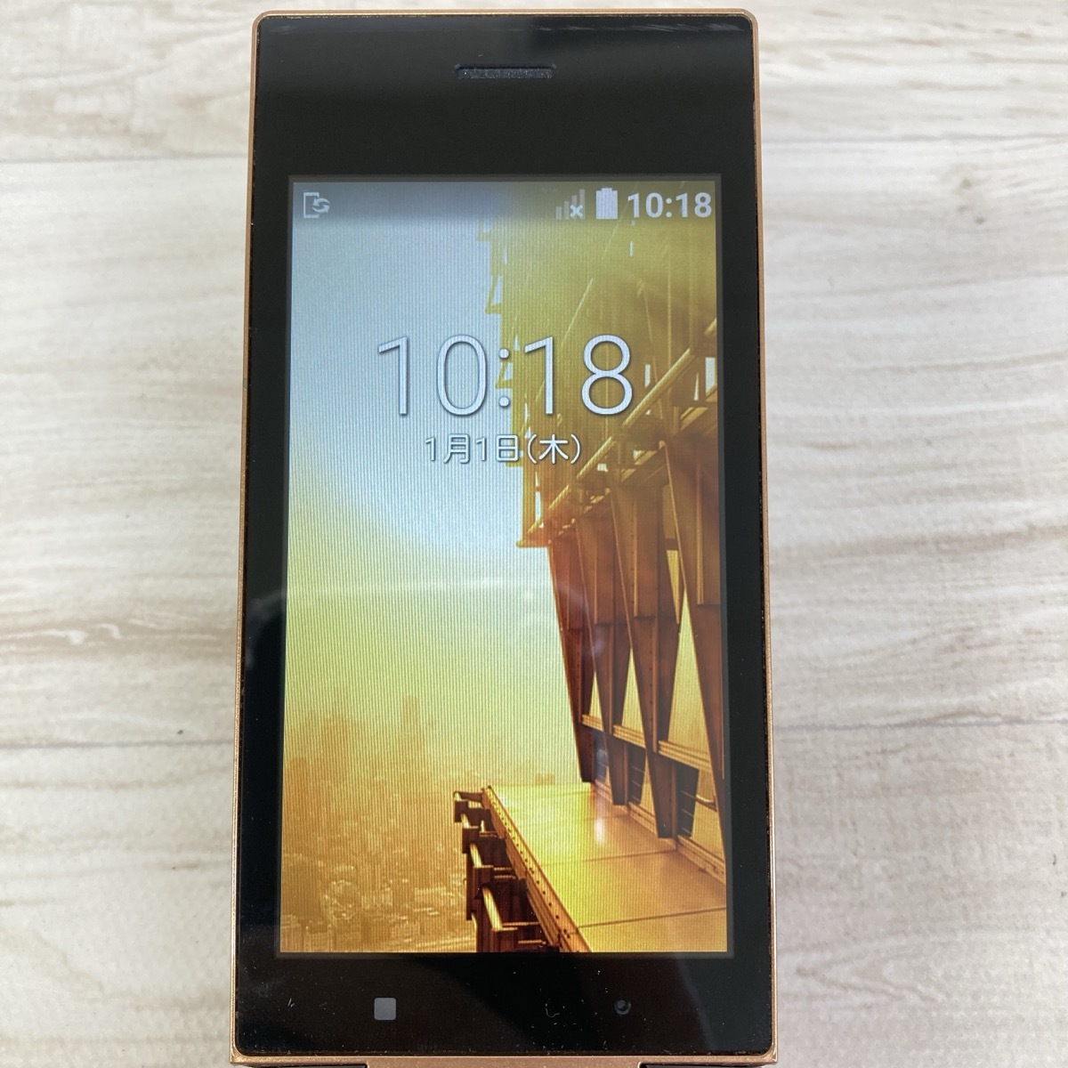 送料185円 KYOCERA 京セラ DIGNO NP502KC ゴールド SIMロックあり 利用制限○[H0649]_画像2