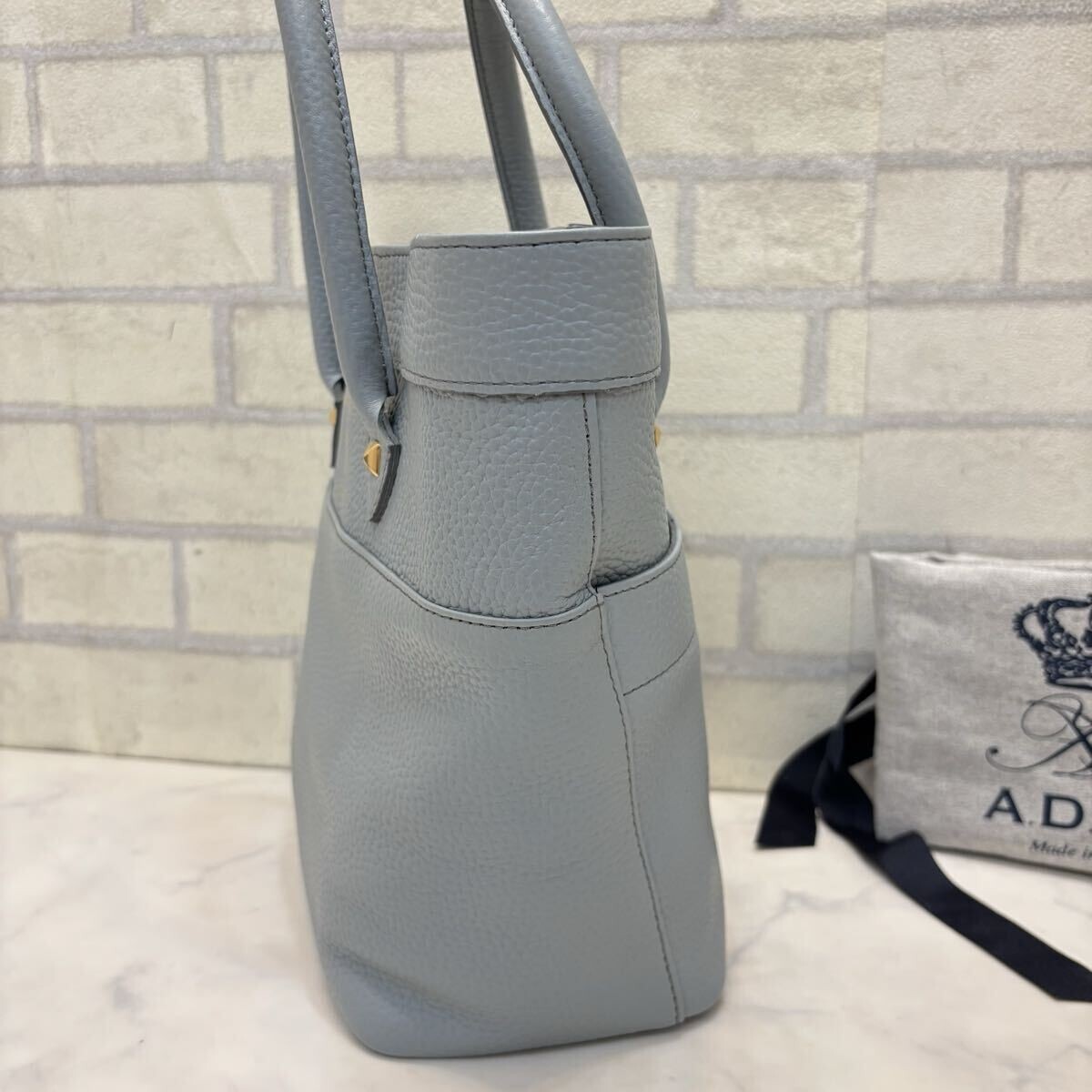 新品 未使用 日本製 ADMJ エーディーエムジェイ トートバッグ ハンドバッグ 保管袋付き 本革レザー レディース 水色 ブルー_画像3