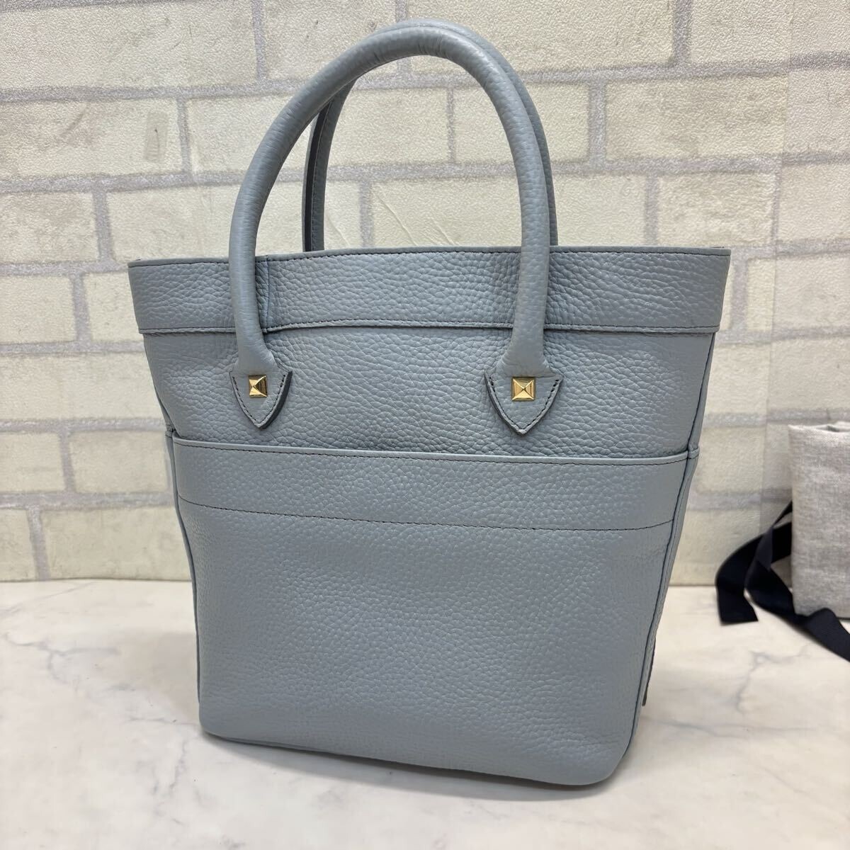 新品 未使用 日本製 ADMJ エーディーエムジェイ トートバッグ ハンドバッグ 保管袋付き 本革レザー レディース 水色 ブルー_画像4