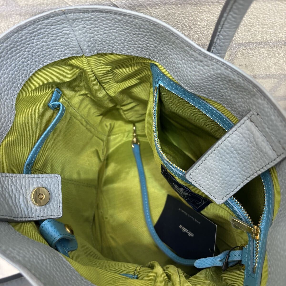 新品 未使用 日本製 ADMJ エーディーエムジェイ トートバッグ ハンドバッグ 保管袋付き 本革レザー レディース 水色 ブルー_画像9