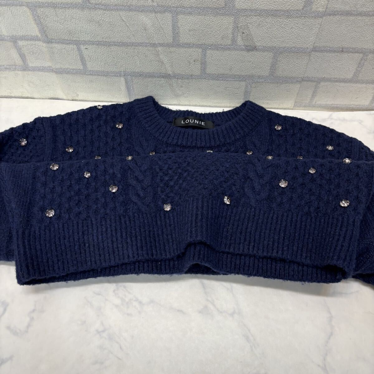 極美品 2回のみ着用 ルーニィ LOUNIE ニット セーター 厚手 長袖 ケーブルニット ラインストーン ウール混 サイズF ネイビー レディース_画像5