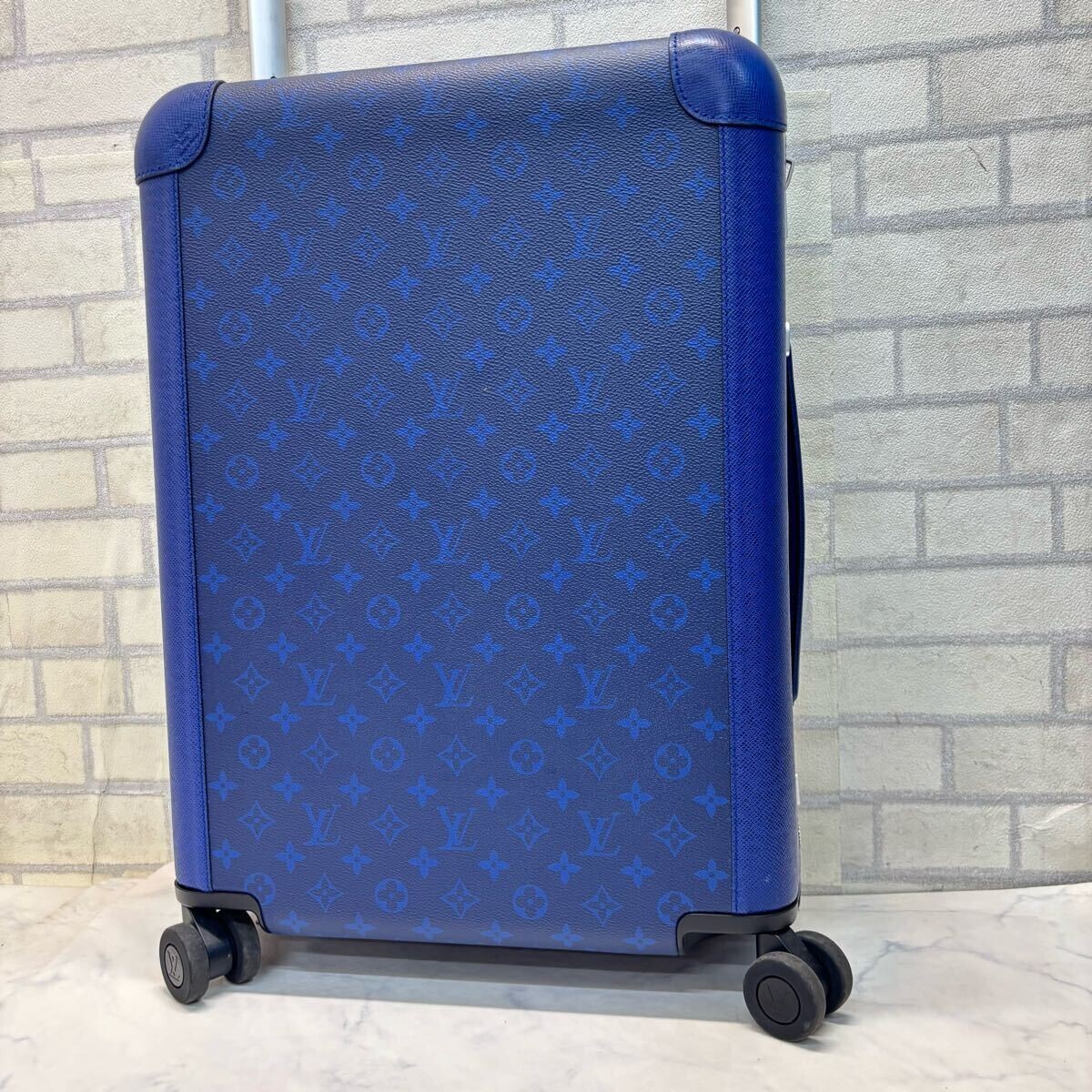 美品 LOUIS VUITTON ルイヴィトン M20183 ホライゾン 50 タイガラマ レザー スーツケース ブルー 青 キャリーバッグ_画像4