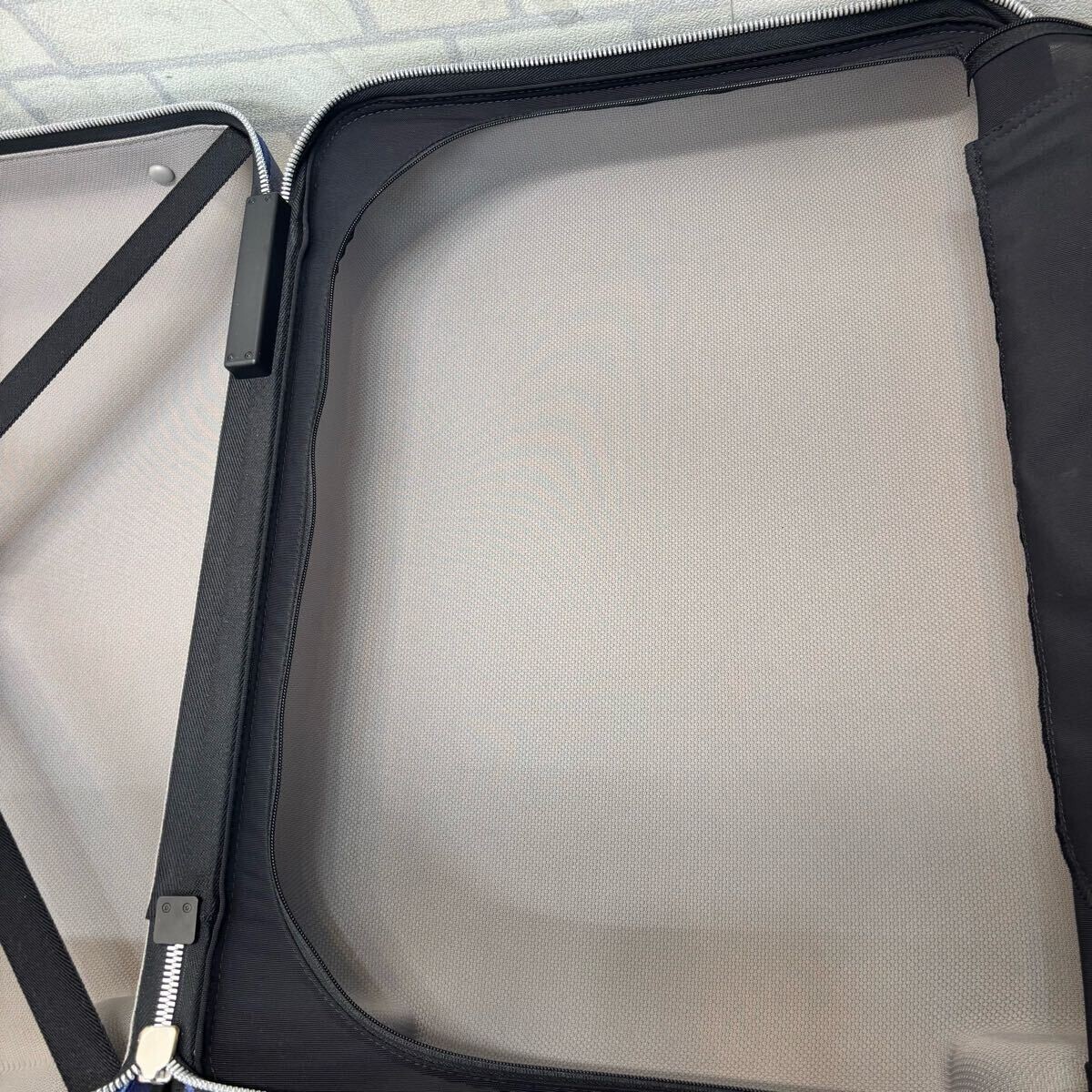 美品 LOUIS VUITTON ルイヴィトン M20183 ホライゾン 50 タイガラマ レザー スーツケース ブルー 青 キャリーバッグ_画像9