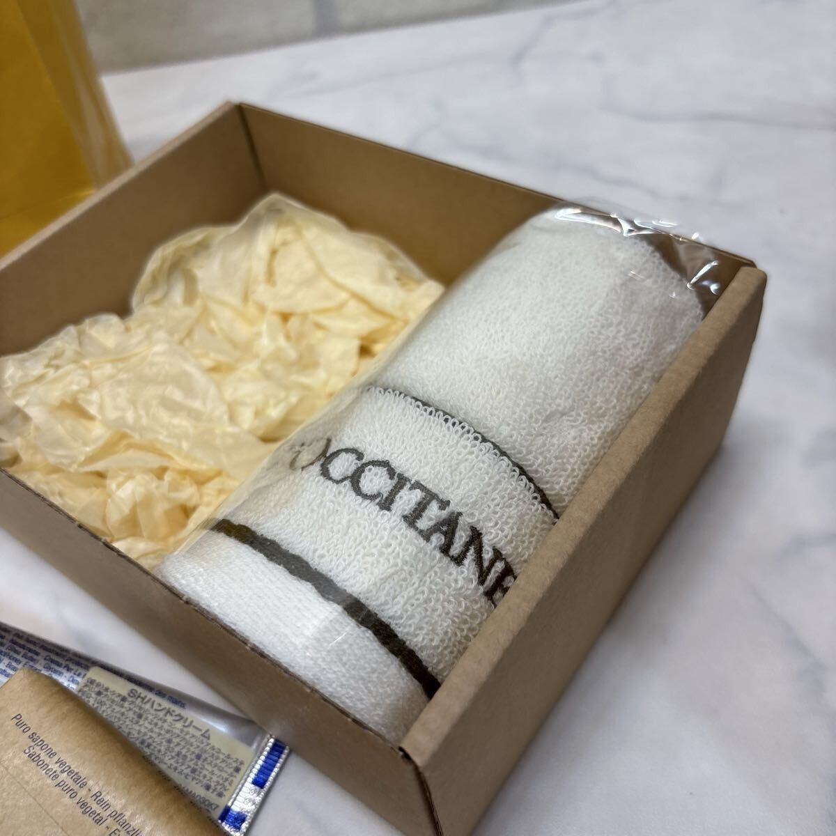 未使用 L'OCCITANE ハンドタオル ハンドクリーム ソープ 石鹸 セット 新品 箱、紙袋付き_画像4