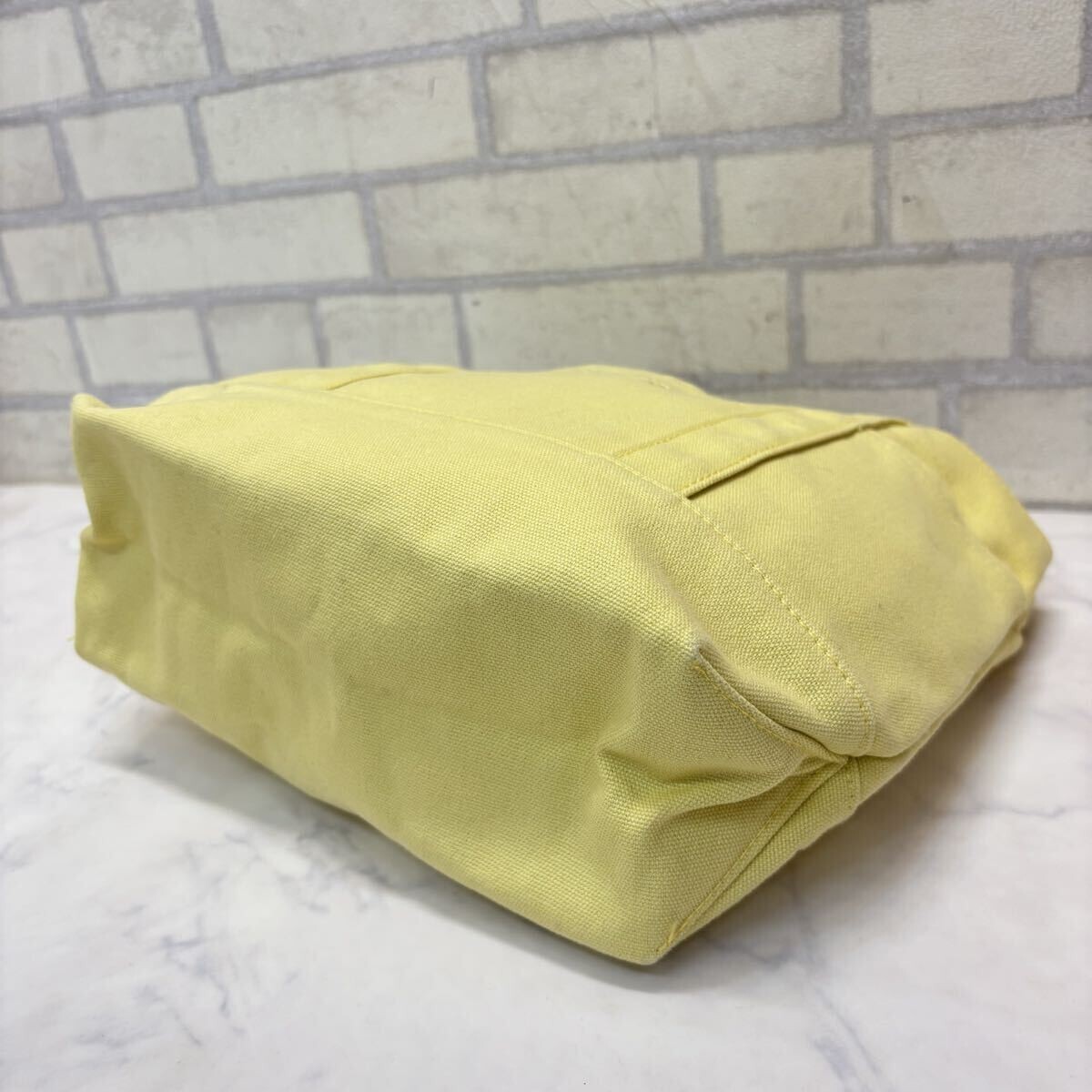 極美品 1回のみ 使用 moz モズ トートバック ストラップ付き ハンドバッグ キャンバス 帆布 karuii イエロー 黄色_画像4