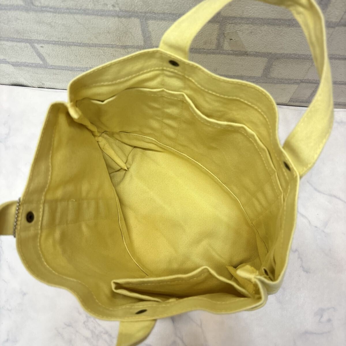 極美品 1回のみ 使用 moz モズ トートバック ストラップ付き ハンドバッグ キャンバス 帆布 karuii イエロー 黄色_画像9