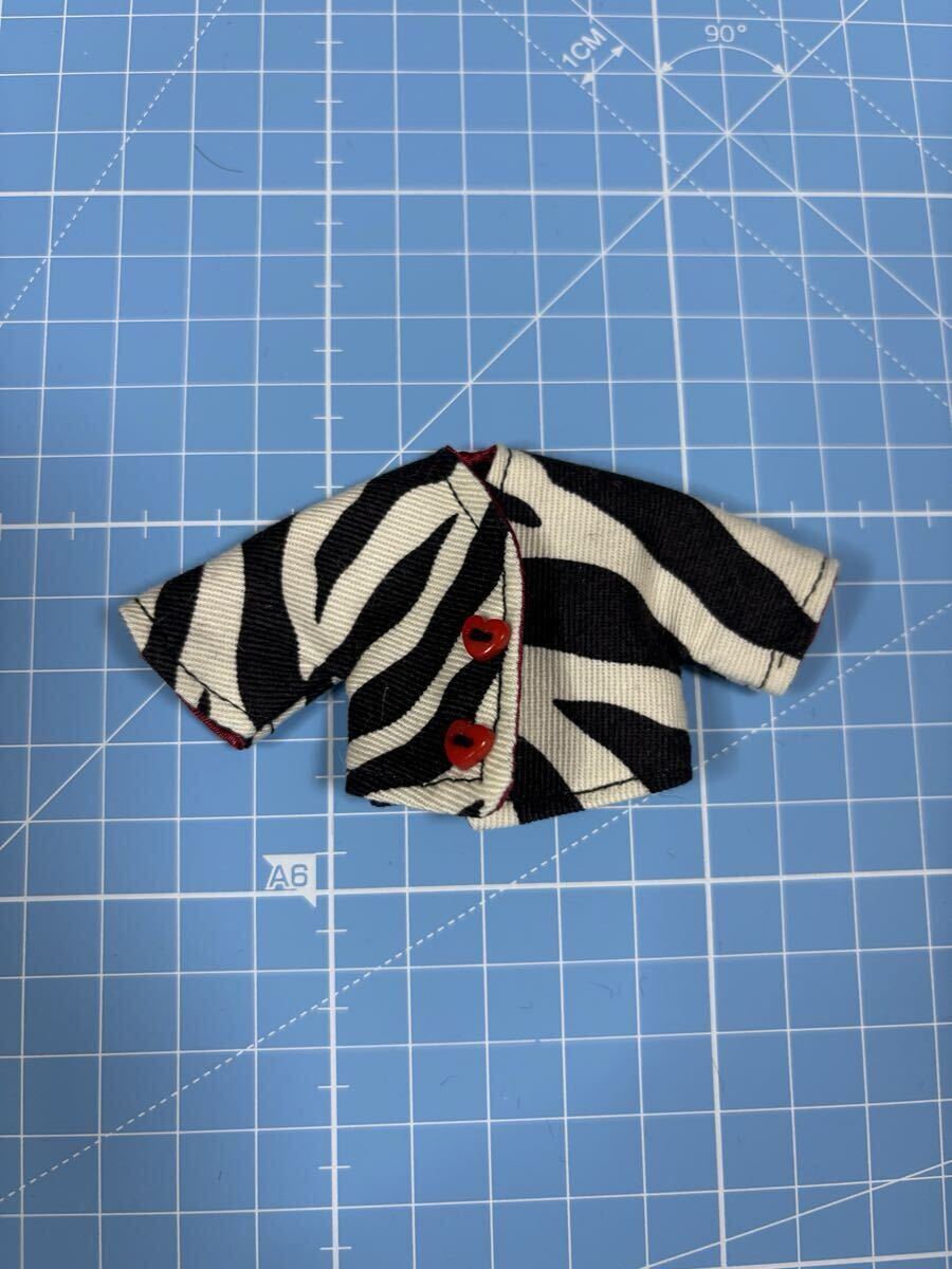 オビツ11赤 ゼブラ柄推しカラーカーデ_画像5