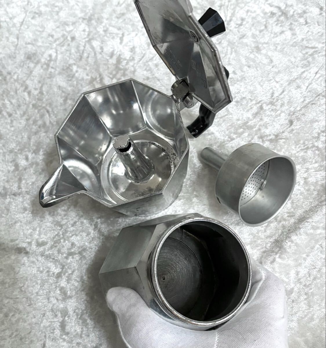 ビアレッティ モカエキスプレス 直火式 エスプレッソメーカー 4カップ用 BIALETTI イタリア製 アウトドア BBQ キャンプ等に_画像4