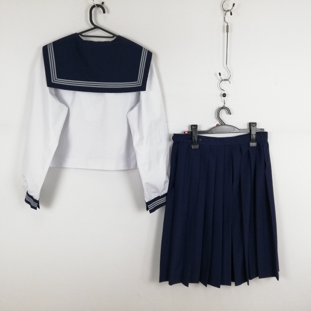 1 иен матроска юбка шарф верх и низ 3 позиций комплект большой размер очень большой промежуточный одежда серый 3шт.@ линия женщина Kochi холм . средняя школа белый б/у разряд C EY6870