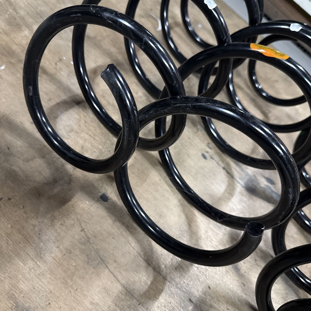 送料込み！30アルファード 前期 2500cc 2WD 純正 スプリング 美品 ヴェルファイア ベルファイア_画像4