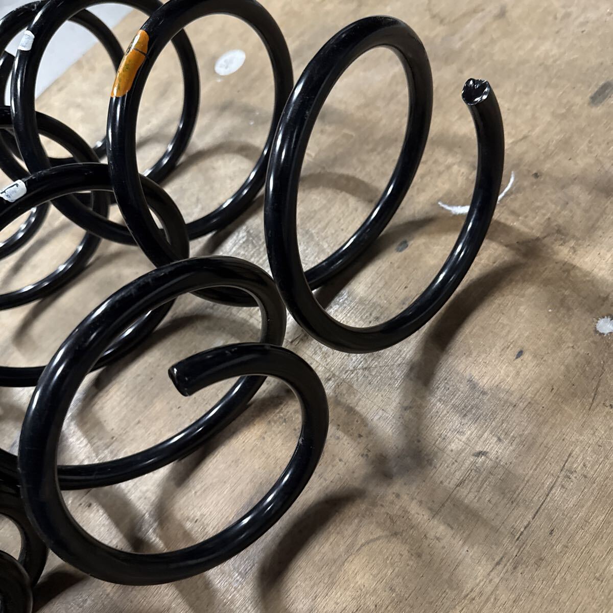 送料込み！30アルファード 前期 2500cc 2WD 純正 スプリング 美品 ヴェルファイア ベルファイア_画像7