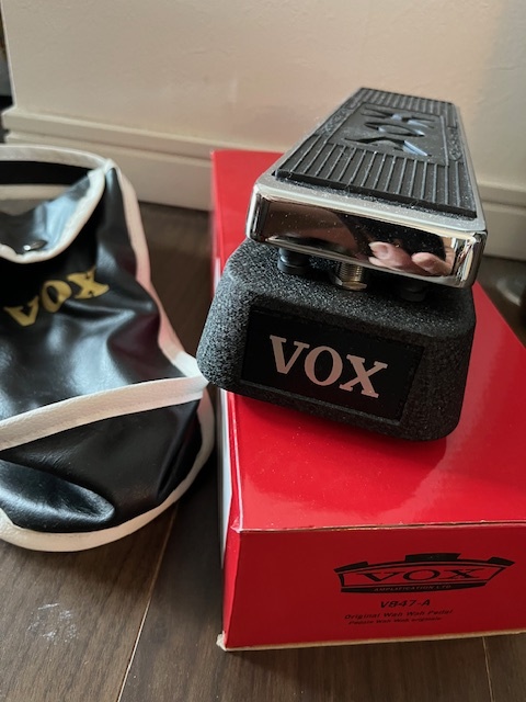★VOX ( ヴォックス ) / V847　 ワウペダルの定番！超美品！キャリングケース付き。送料無料。_画像2
