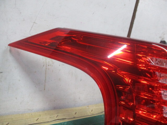 Peugeot 5008 ABA-T875F02 оригинальный левый задние фонари задний фонарь 967266580