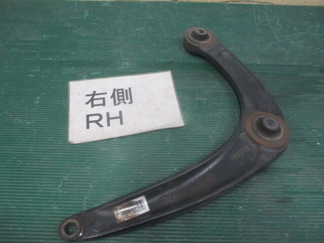 プジョー 5008 ABA-T875F02 フロント右ロアアーム_画像1