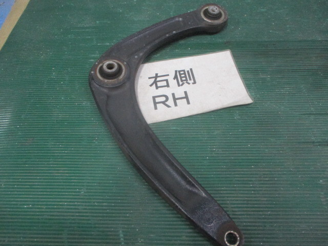 プジョー 5008 ABA-T875F02 フロント右ロアアーム_画像4