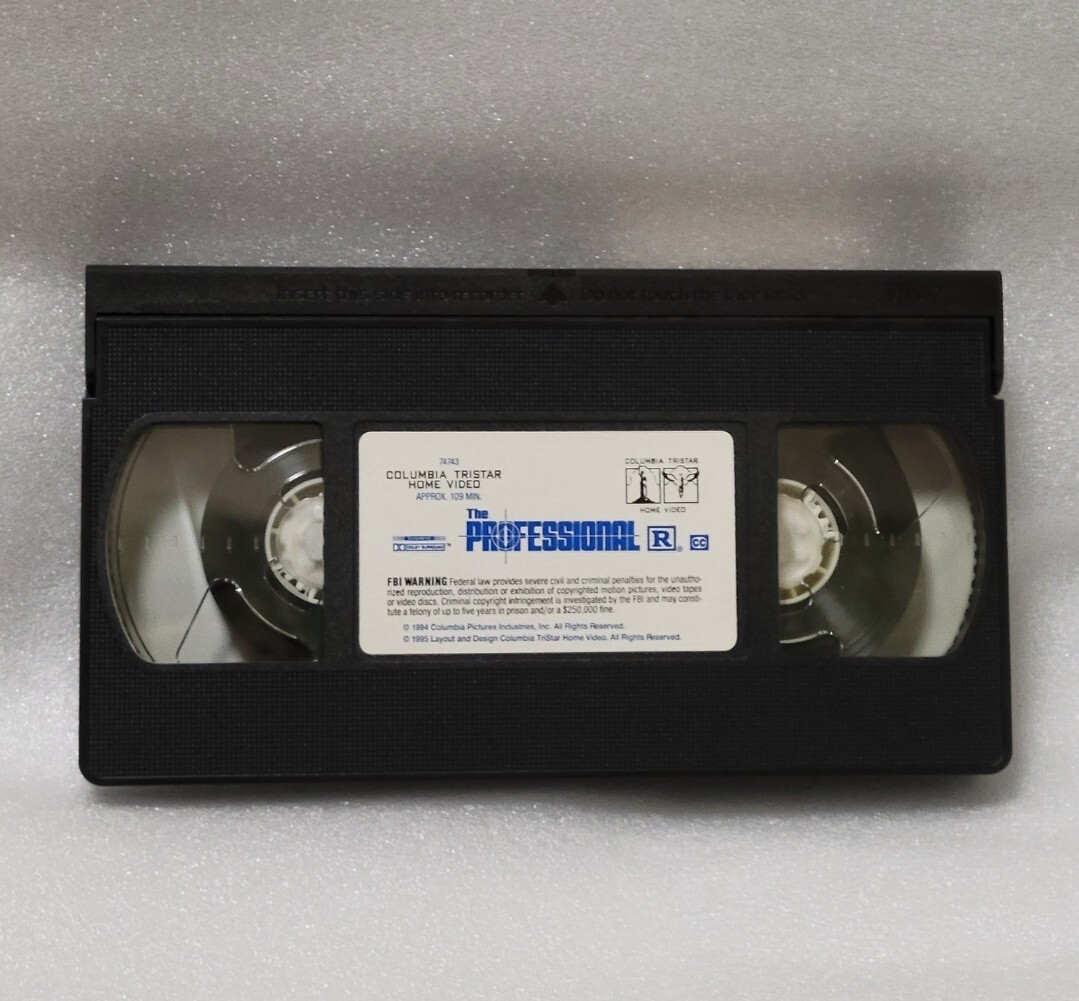 Professional [VHS] Jean Reno Gary Oldman 　英語版 [Import] ビデオ 109min VHS レオン 輸入版　ビンテージ　動作確認済み_画像3