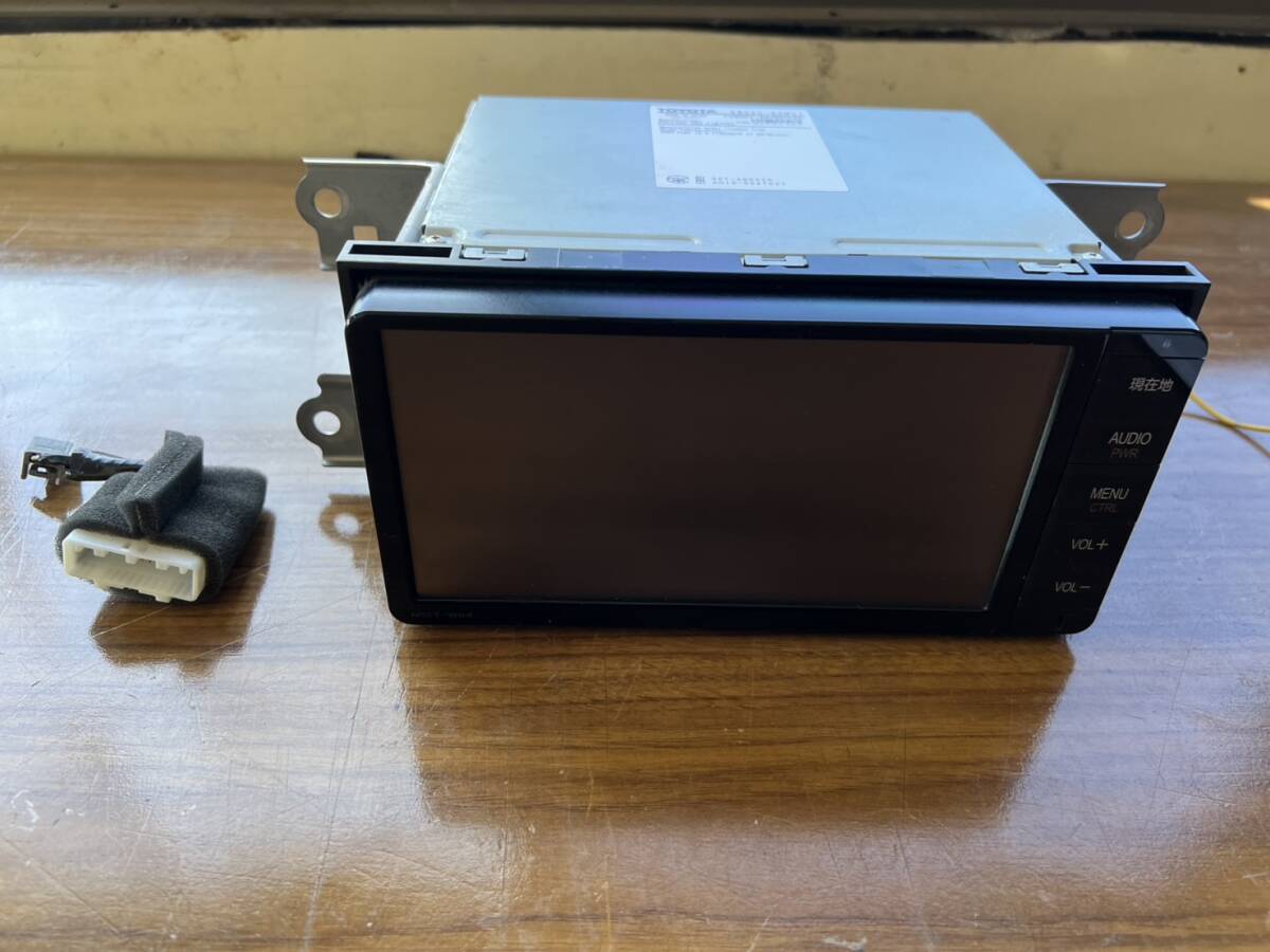 トヨタ純正　メモリーナビ　NSZT-W64　TV CD DVD SD Bluetooth　地図データ2014年　動作確認済　アクア NHP10_画像1
