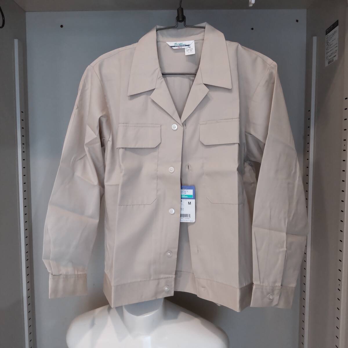 Y111902■(23)未使用 自重堂 TomoeSAKURA 春夏 エコ製品制電ジャンパー 6058 ボタン Mサイズ ベージュ 作業服 作業着 保管品■_画像6