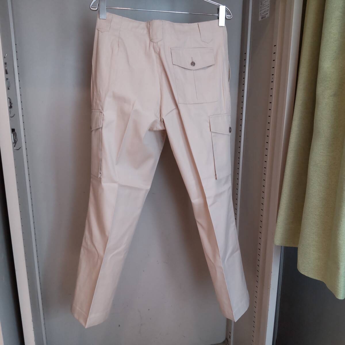 Y111912■(33)未使用 自重堂 TomoeSAKURA 春夏 エコ製品制電カーゴパンツ 5036 サイズ85 XL? ベージュ 作業服 作業着 保管品■_画像3