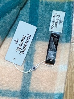 未使用品 ヴィヴィアンウエストウッド デカロゴ マフラー 大判ストール ベージュ_画像4