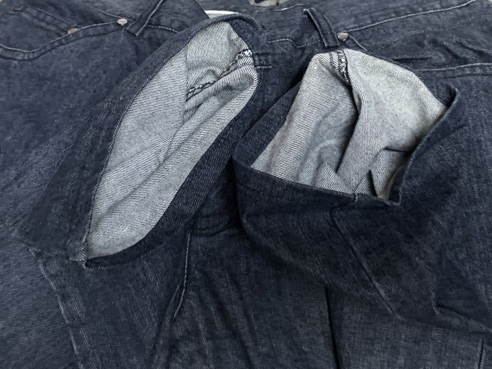 50[Salvatore Ferragamol Denim ] Salvatore Ferragamo оттенок черного джинсы брюки низ 