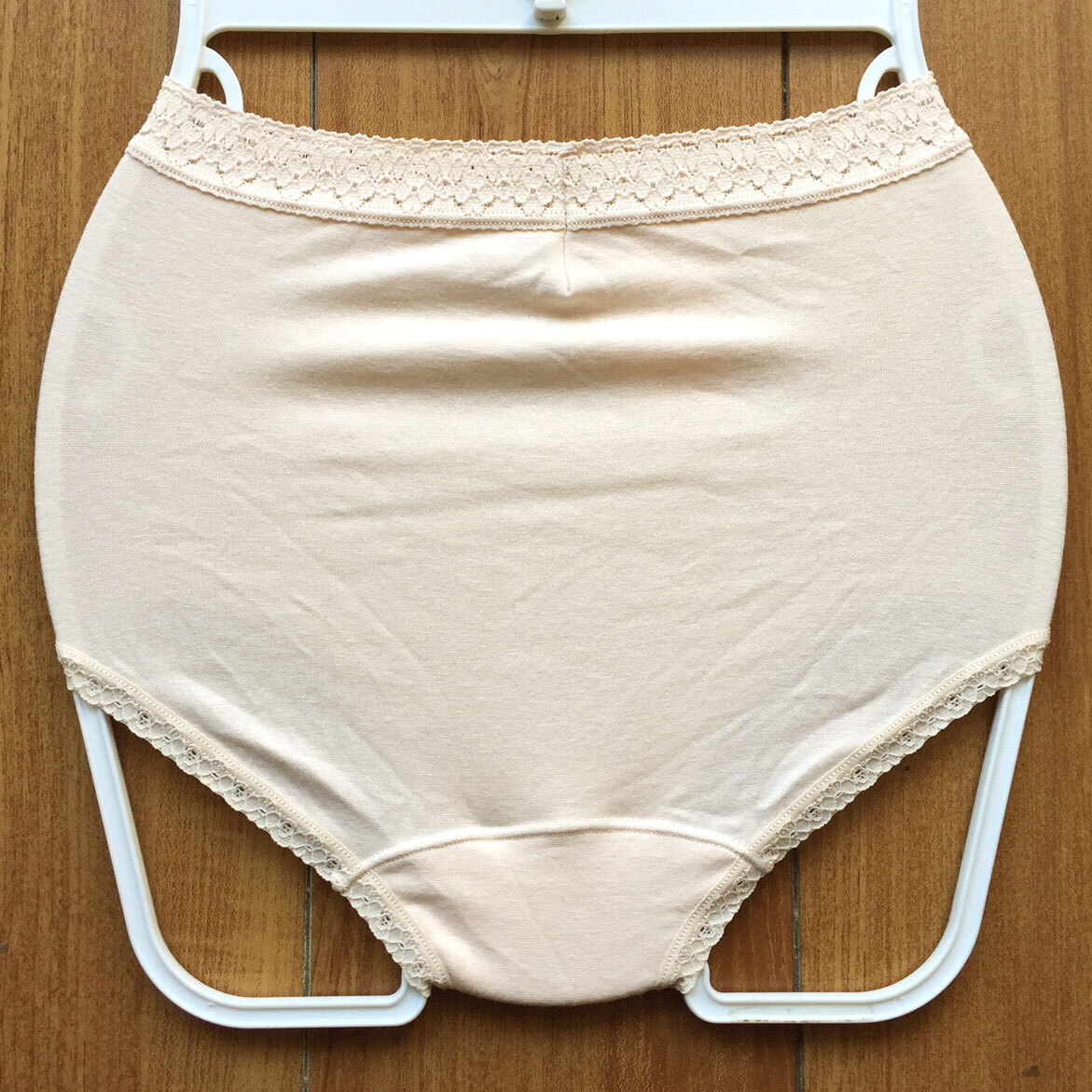 新品・未使用♪【エルフィーネ】やわらかな風合いとぴったり感が心地よい淑女系ランジェ/ベージュ/M★パンティ/ショーツ/レディース下着_画像8