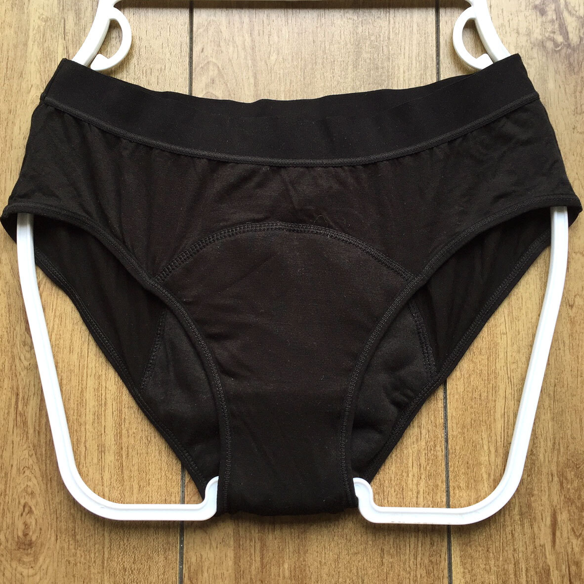 新品・未使用♪【XAZK】安定感とフィット感ある快適スタイル！ふんわり柔らか吸水サニタリー/黒/M★パンティ/ショーツ/レディース下着_画像1