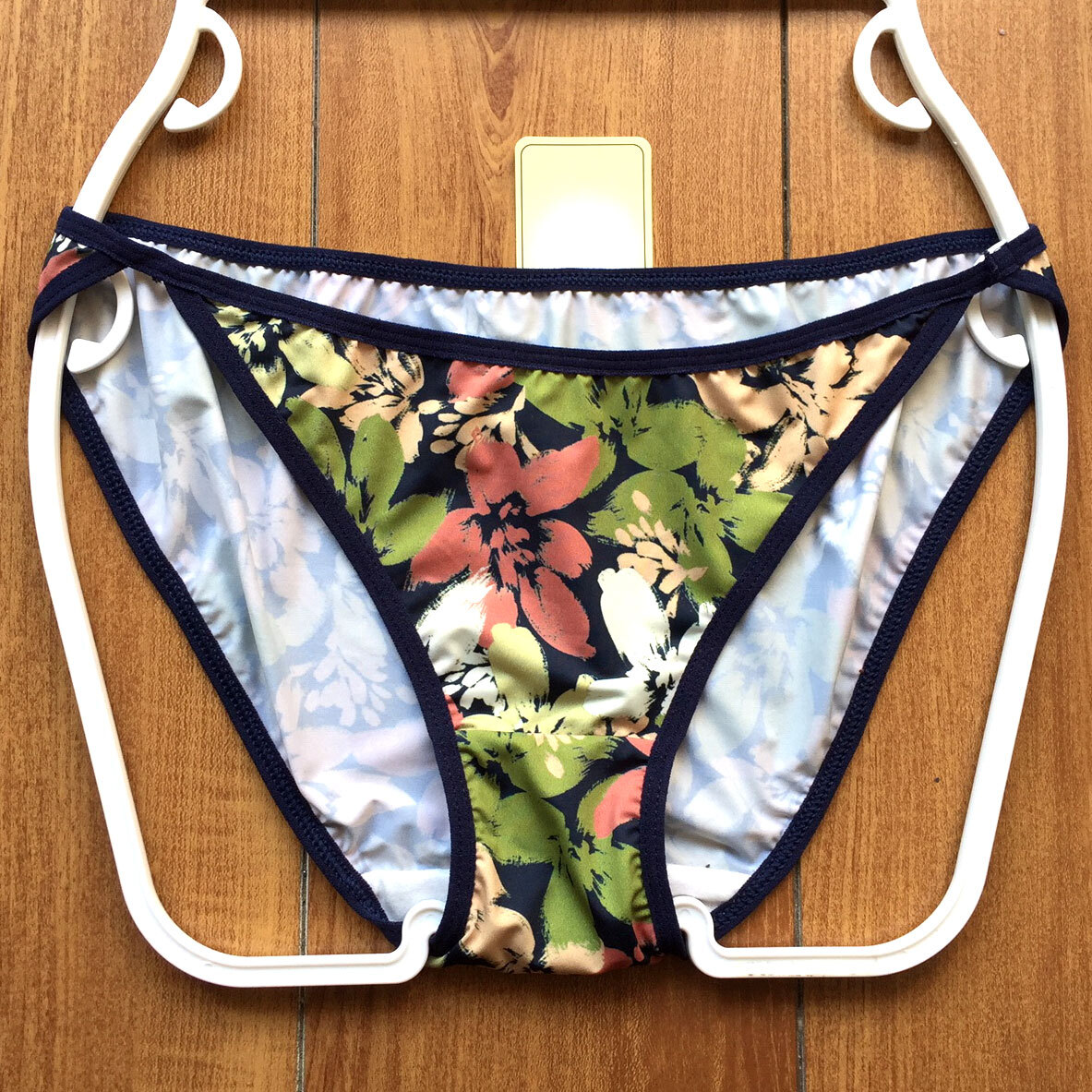 新品・未使用♪【特価★ノーブランド】シックなフラワープリント♪アウトゴムで履きやすい/ネイビー/LL★パンティ/ショーツ/レディース下着_画像1