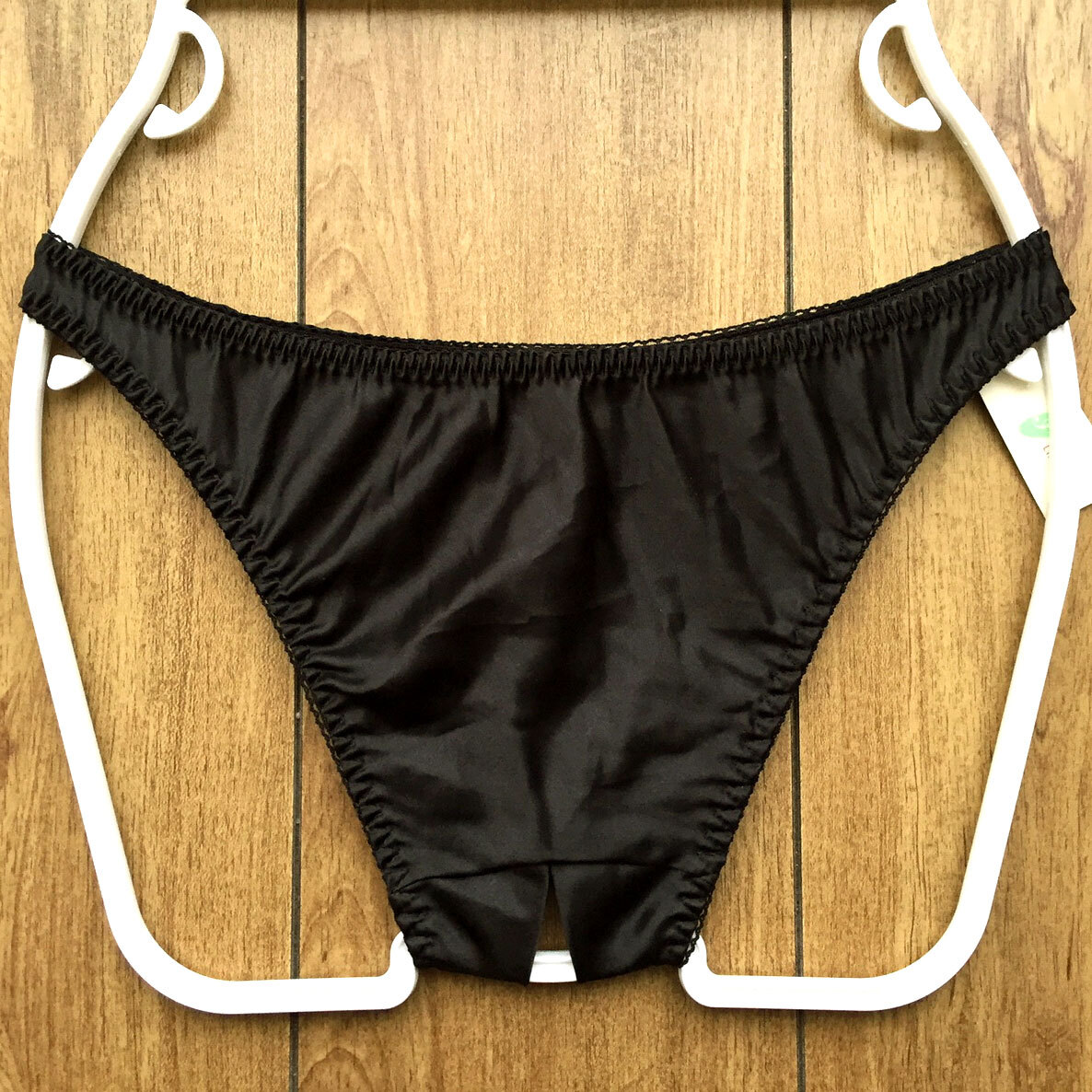 新品・未使用♪【ラ・ポーム】つやつや光沢サテン♪ボトムオープン仕様のエッチなランジェ 日本製/黒/M★パンティ/ショーツ/レディース下着_画像8