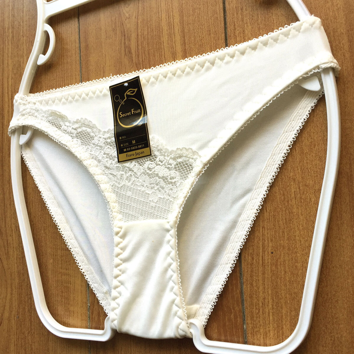 新品・未使用♪【特価★Secret Fruit】透け感ある美しいレース♪アシンメトリーでおしゃれ/オフ白/M★パンティ/ショーツ/レディース下着_画像4