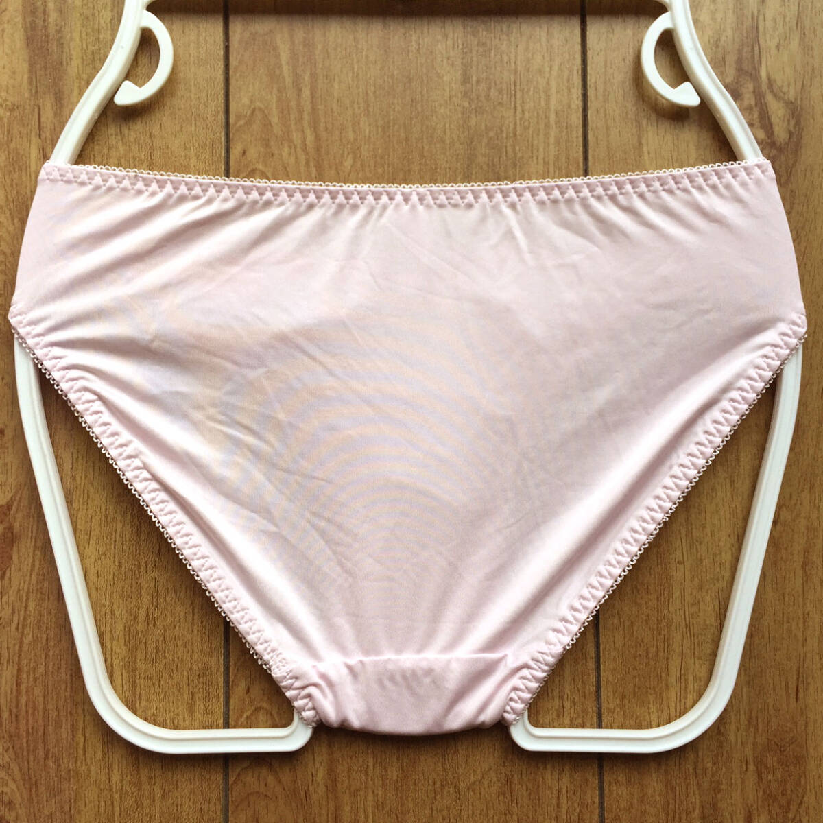 新品・未使用♪【ディアコロン】パステルの水彩っぽいお花模様♪おしゃれでキュートな推し/パープル/L★パンティ/ショーツ/レディース下着_画像8