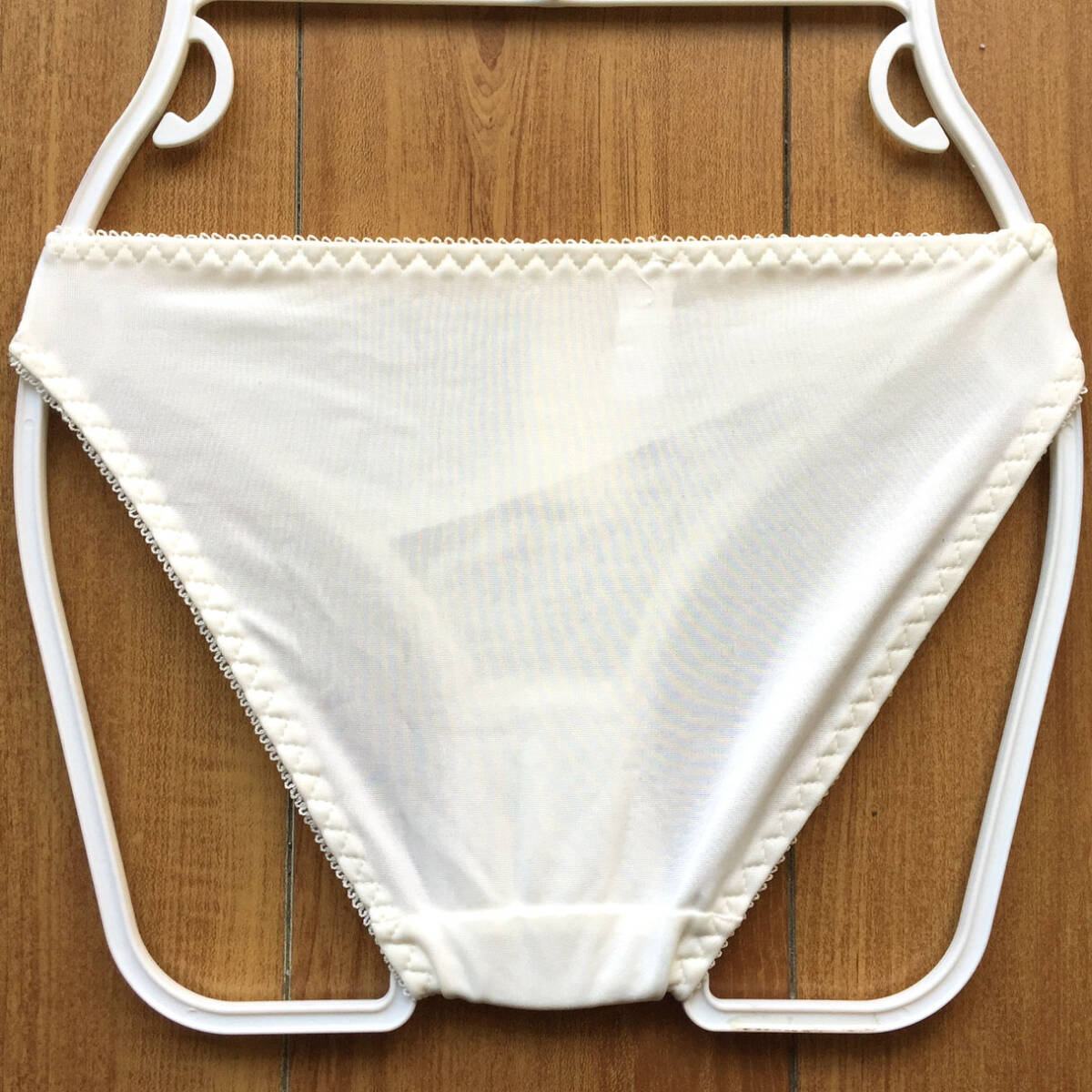 新品・未使用♪【特価★Secret Fruit】透け感ある美しいレース♪アシンメトリーでおしゃれ/オフ白/M★パンティ/ショーツ/レディース下着_画像8