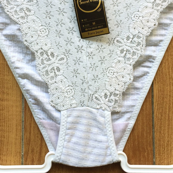 新品・未使用♪【特価★Secret Fruit】おしゃれでセクシーなレース♪サラサラ光沢生地も可愛い/水色/M★パンティ/ショーツ/レディース下着_画像3