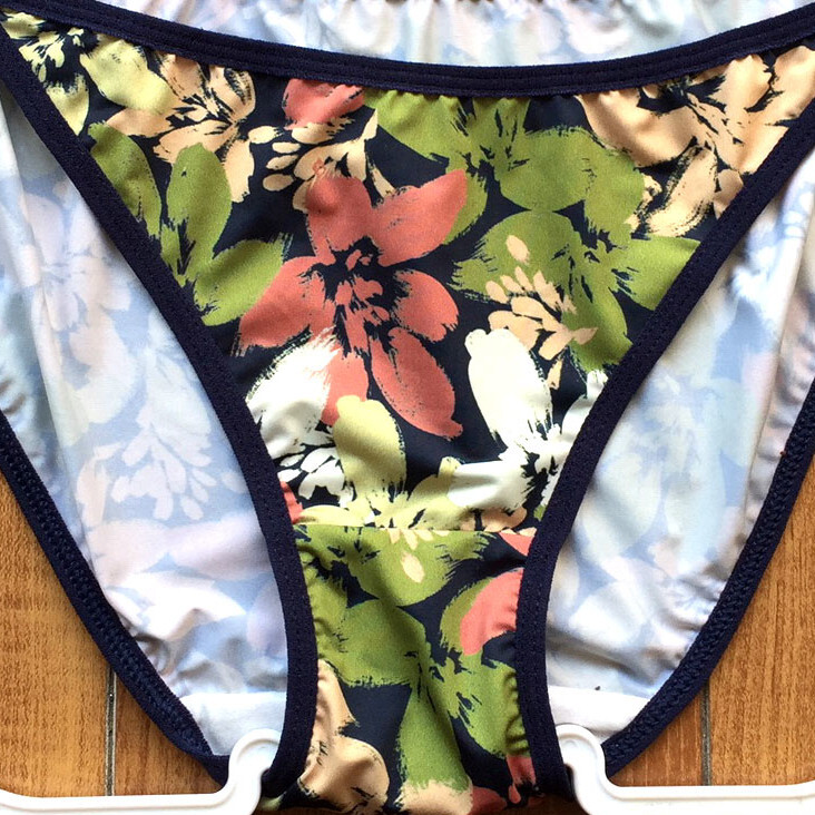 新品・未使用♪【特価★ノーブランド】シックなフラワープリント♪アウトゴムで履きやすい/ネイビー/LL★パンティ/ショーツ/レディース下着_画像3