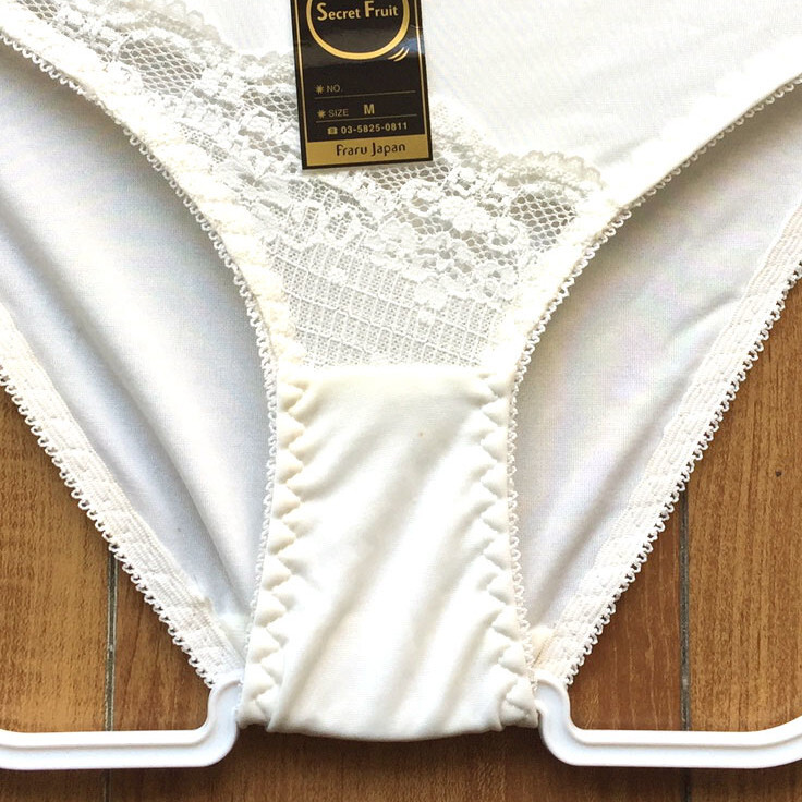 新品・未使用♪【特価★Secret Fruit】透け感ある美しいレース♪アシンメトリーでおしゃれ/オフ白/M★パンティ/ショーツ/レディース下着_画像3