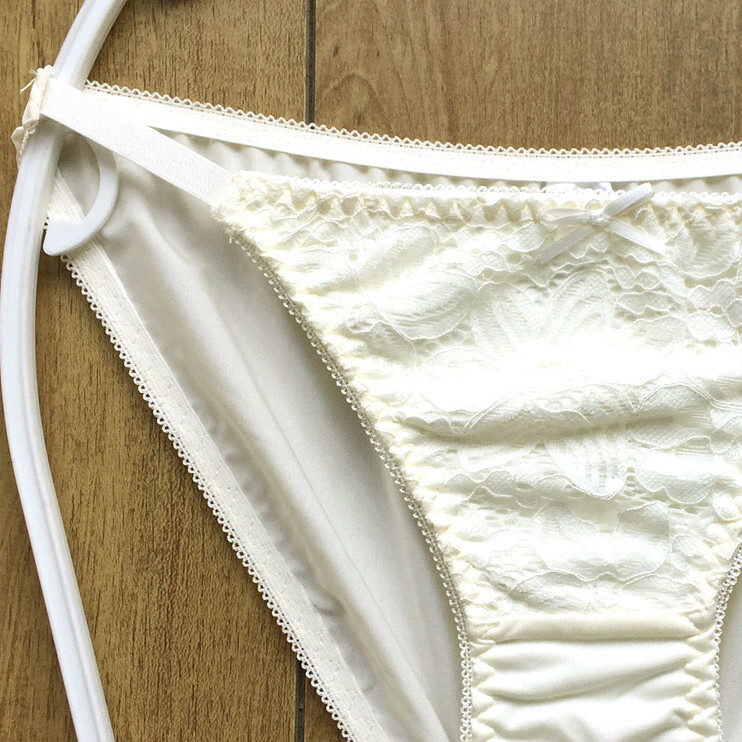 新品・未使用♪【SANEI】大ぶり花柄レースがめっちゃ綺麗~♪立体感あってエレガントなランジェ/白/M★パンティ/ショーツ/レディース下着_画像2