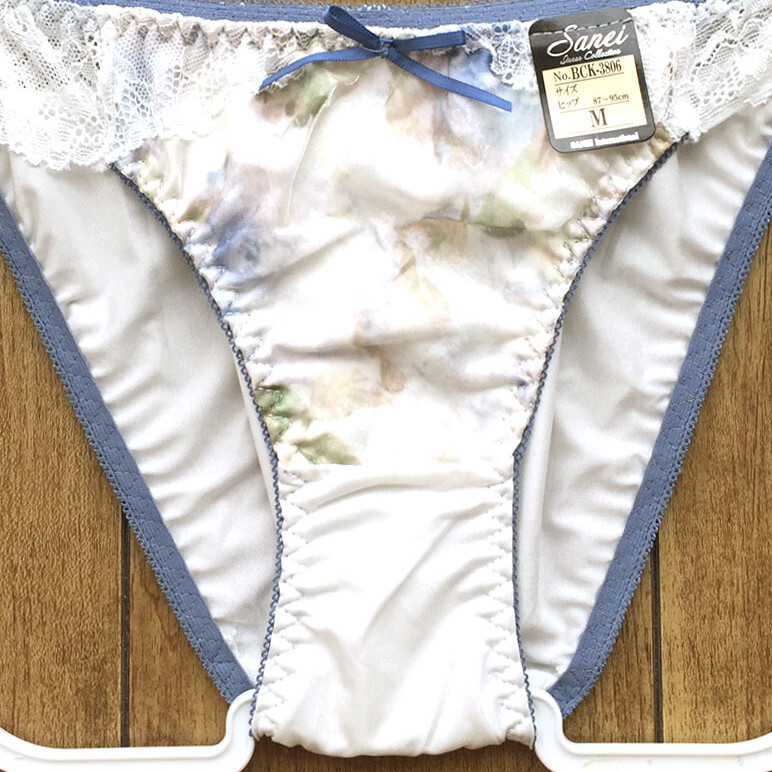 新品・未使用♪【SANEI】シフォン地に上品な花模様♪サイドレースを重ねてめちゃ可愛いランジェ/白/M★パンティ/ショーツ/レディース下着_画像3