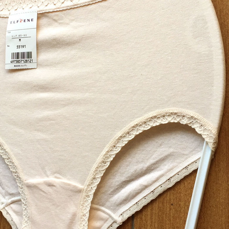 新品・未使用♪【エルフィーネ】やわらかな風合いとぴったり感が心地よい淑女系ランジェ/ベージュ/M★パンティ/ショーツ/レディース下着_画像5